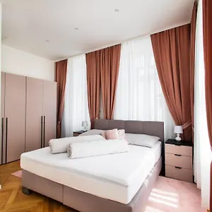  Apartment Royal Residences Austria